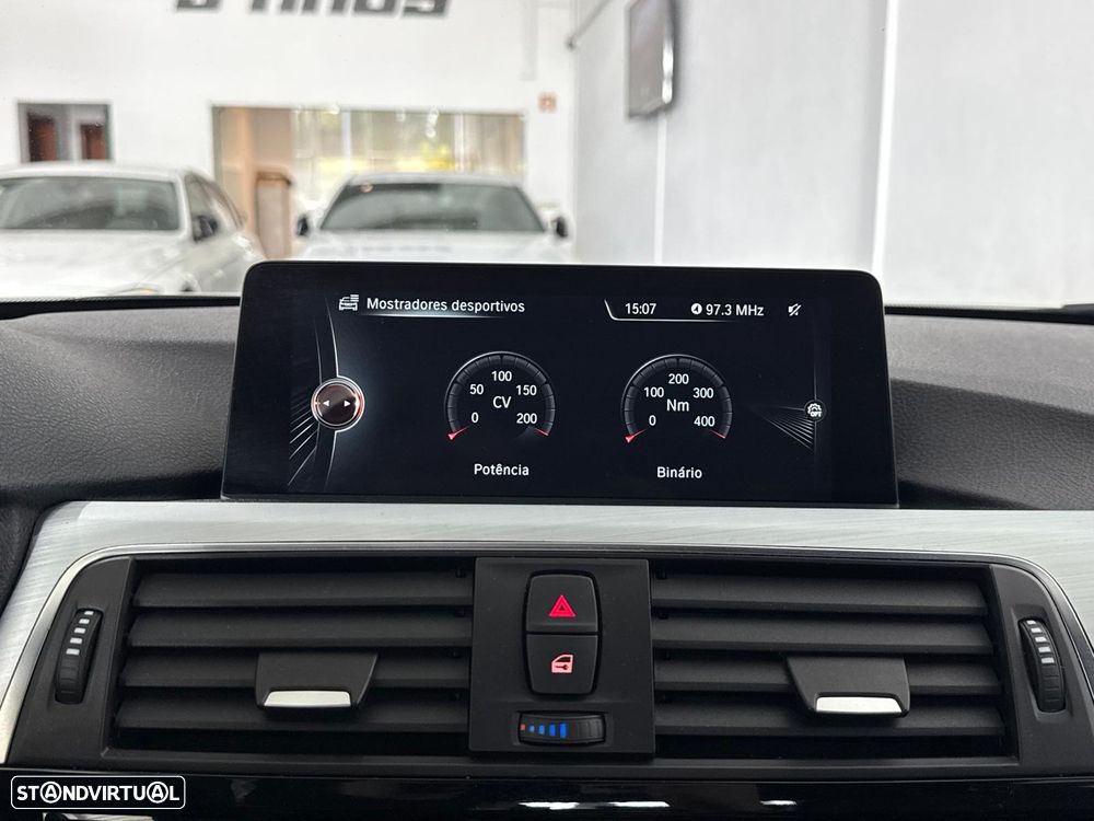 BMW 320 d xDrive Pack M Auto - 31