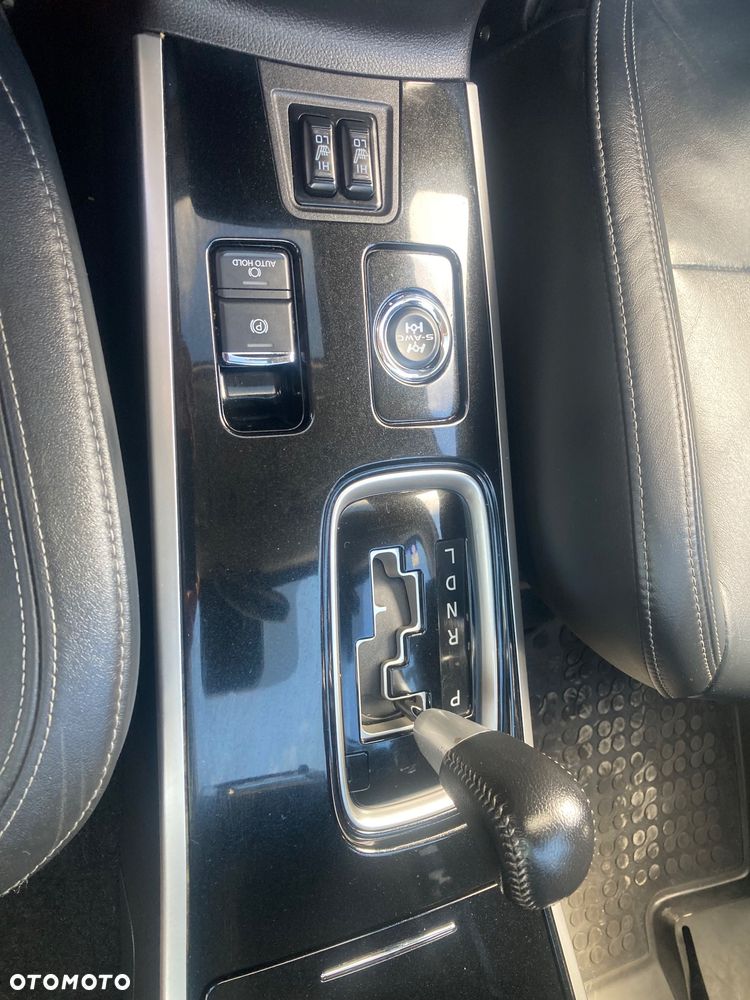 Mitsubishi Outlander - 14