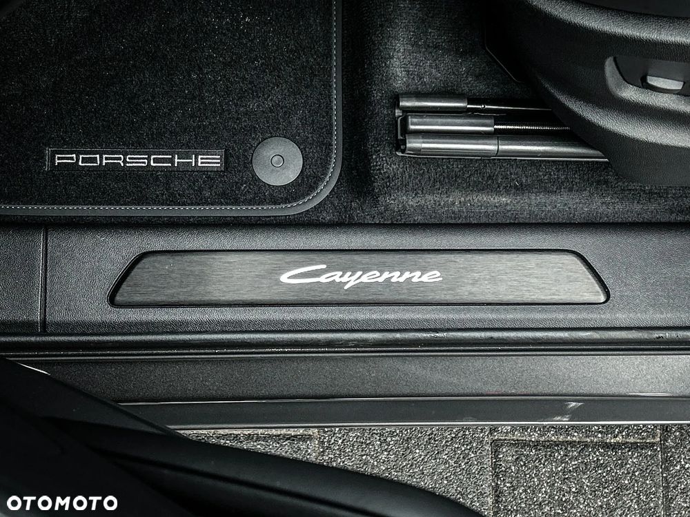Porsche Cayenne E-Hybrid PHEV Black Edition - 27