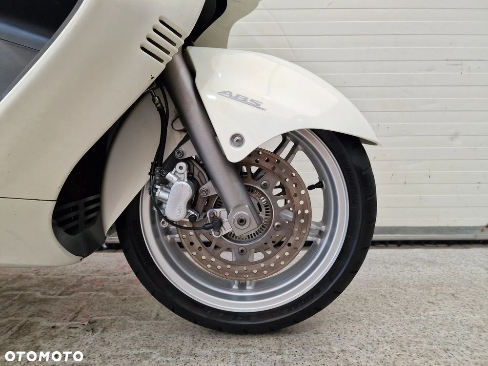 Suzuki Burgman - 22