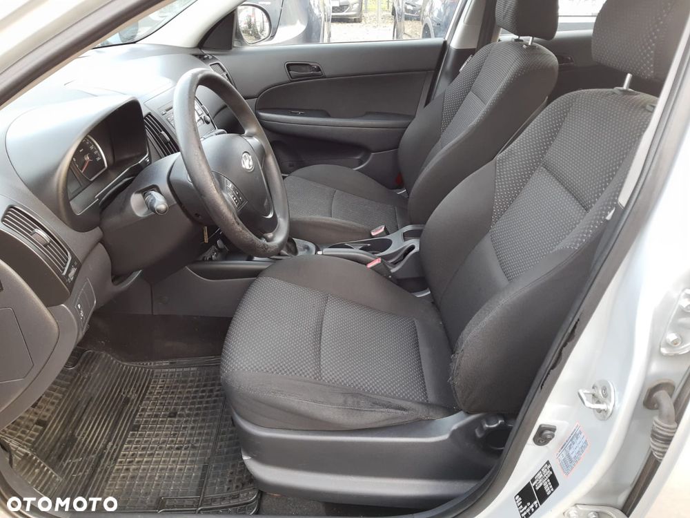 Hyundai i30 1.6 CRDi Classic - 9