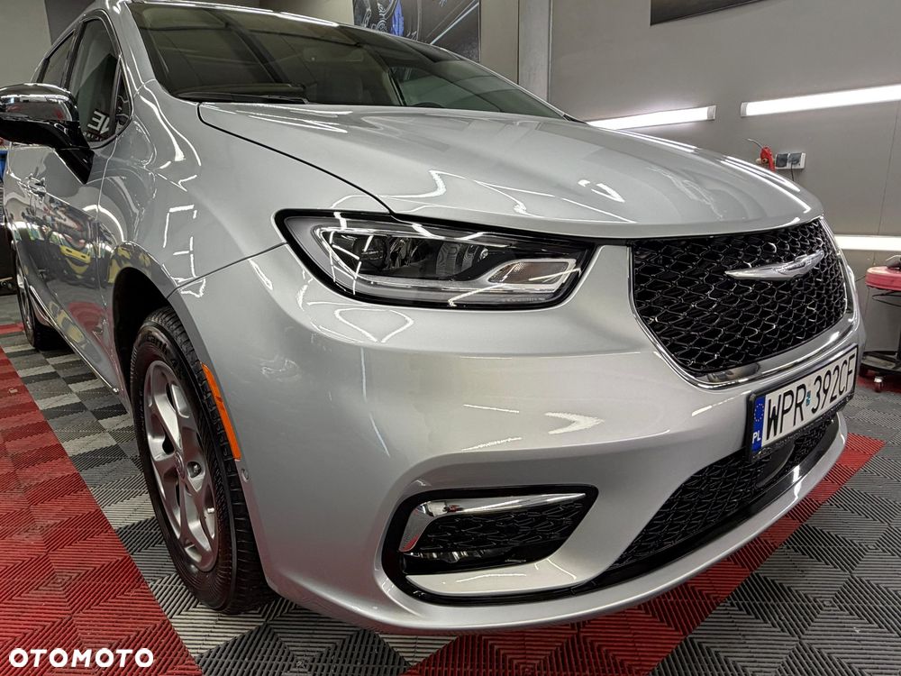 Chrysler Pacifica - 3