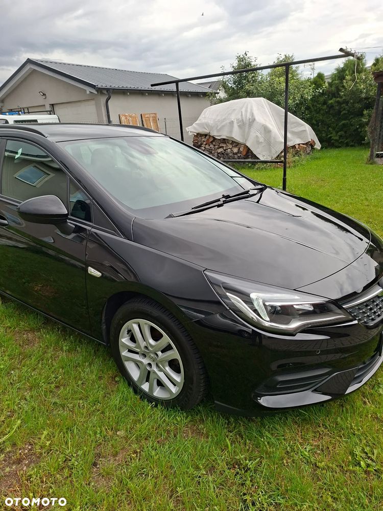 Opel Astra 2022 photo 2