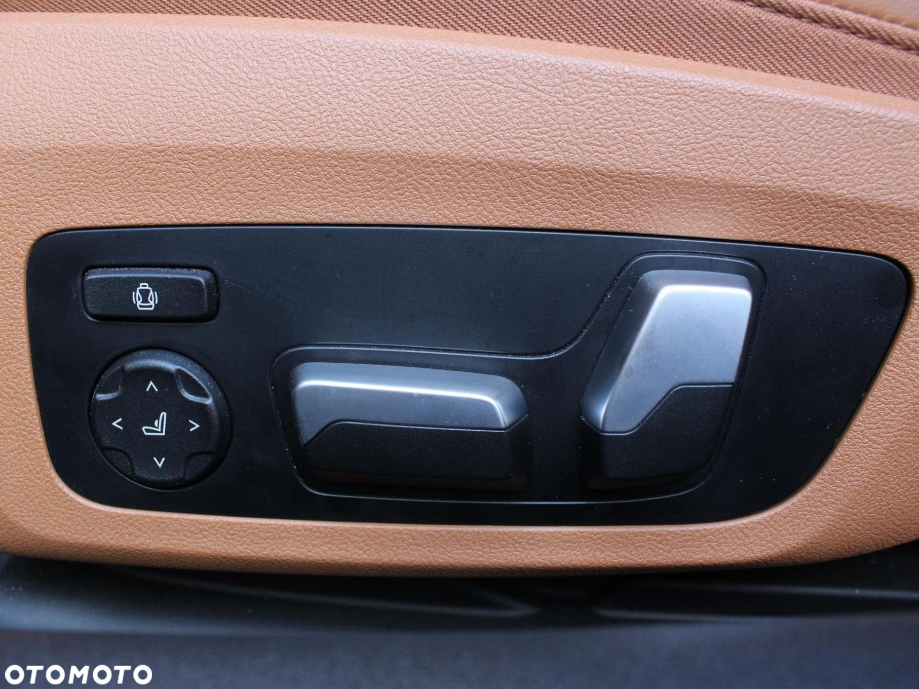 BMW Seria 8 - 18