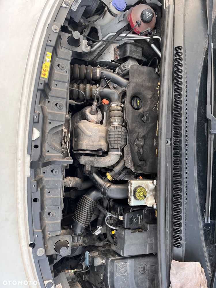 Peugeot 3008 HDi 115 Active - 12