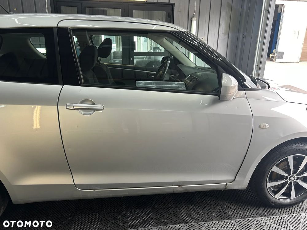 Suzuki Swift 1.2 Club - 4