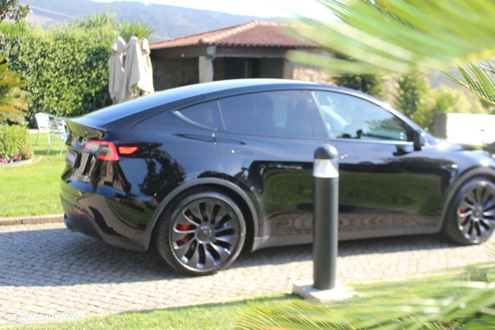 Tesla Model Y Performance Dual Motor AWD - 6