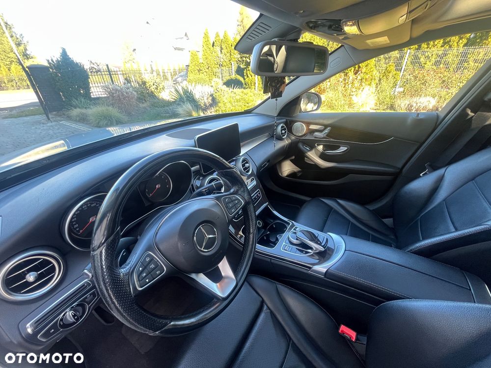 Mercedes-Benz Klasa C 300 7G-TRONIC - 25
