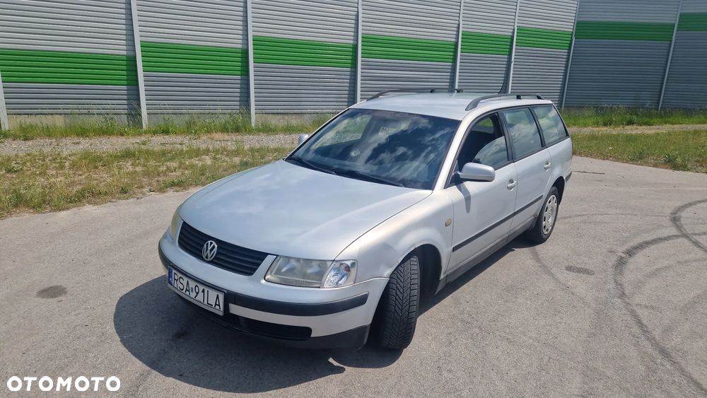 Volkswagen Passat 1.9 TDI Comfortline - 1