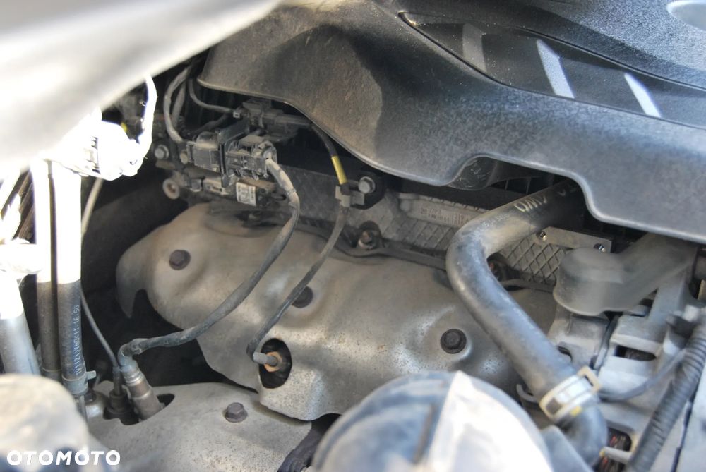 Hyundai GRAND STAREX - 21