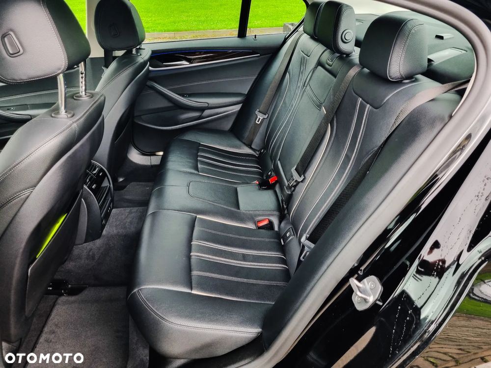 BMW Seria 5 520i Luxury Line sport - 31