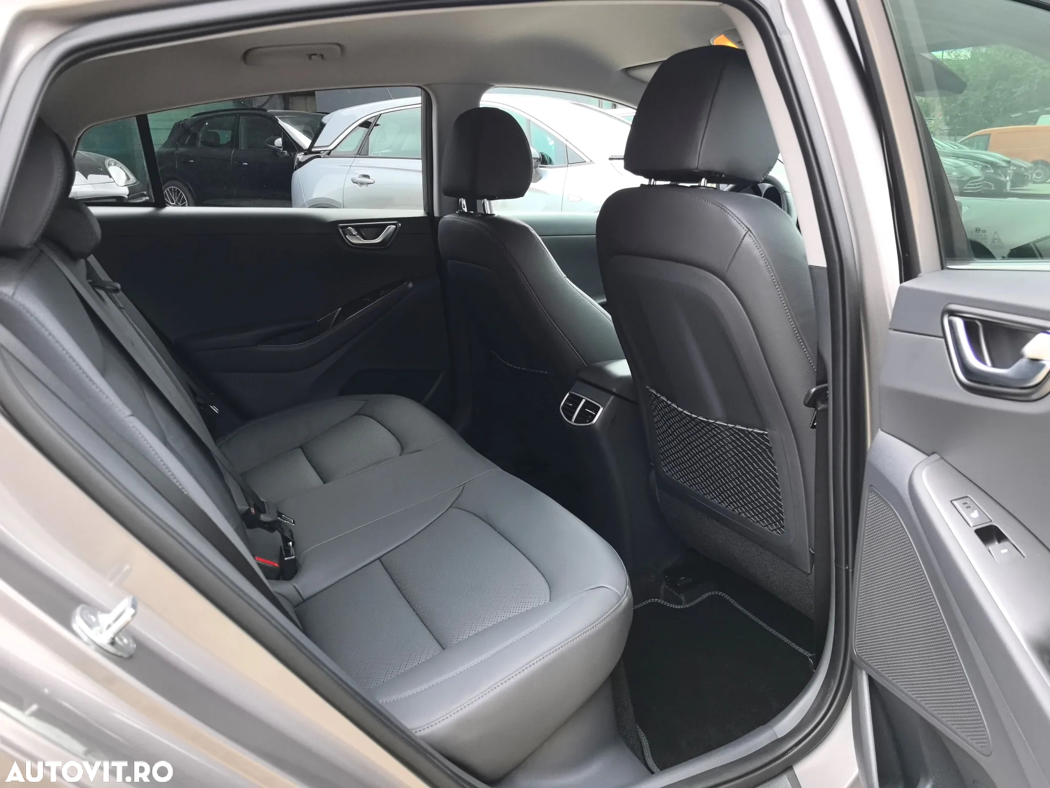 Hyundai IONIQ Plug-In Hybrid 1.6 141CP Exclusive - 12