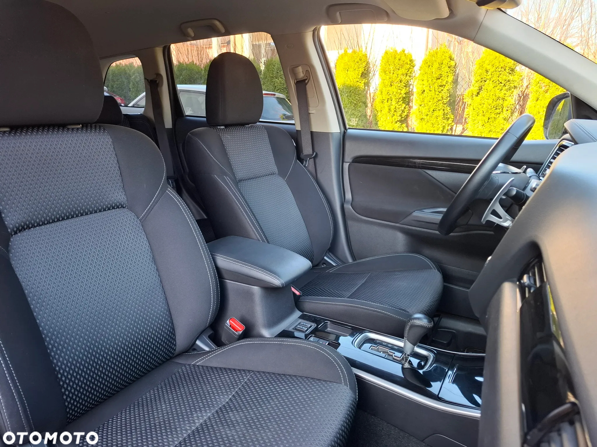 Mitsubishi Outlander 2.0 Intense 2WD CVT - 24