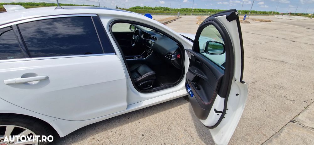 Jaguar XE 20d Aut. Prestige - 14
