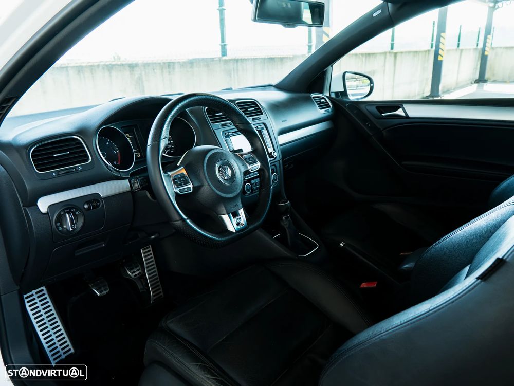 VW Golf 1.6 TDi Highline - 10