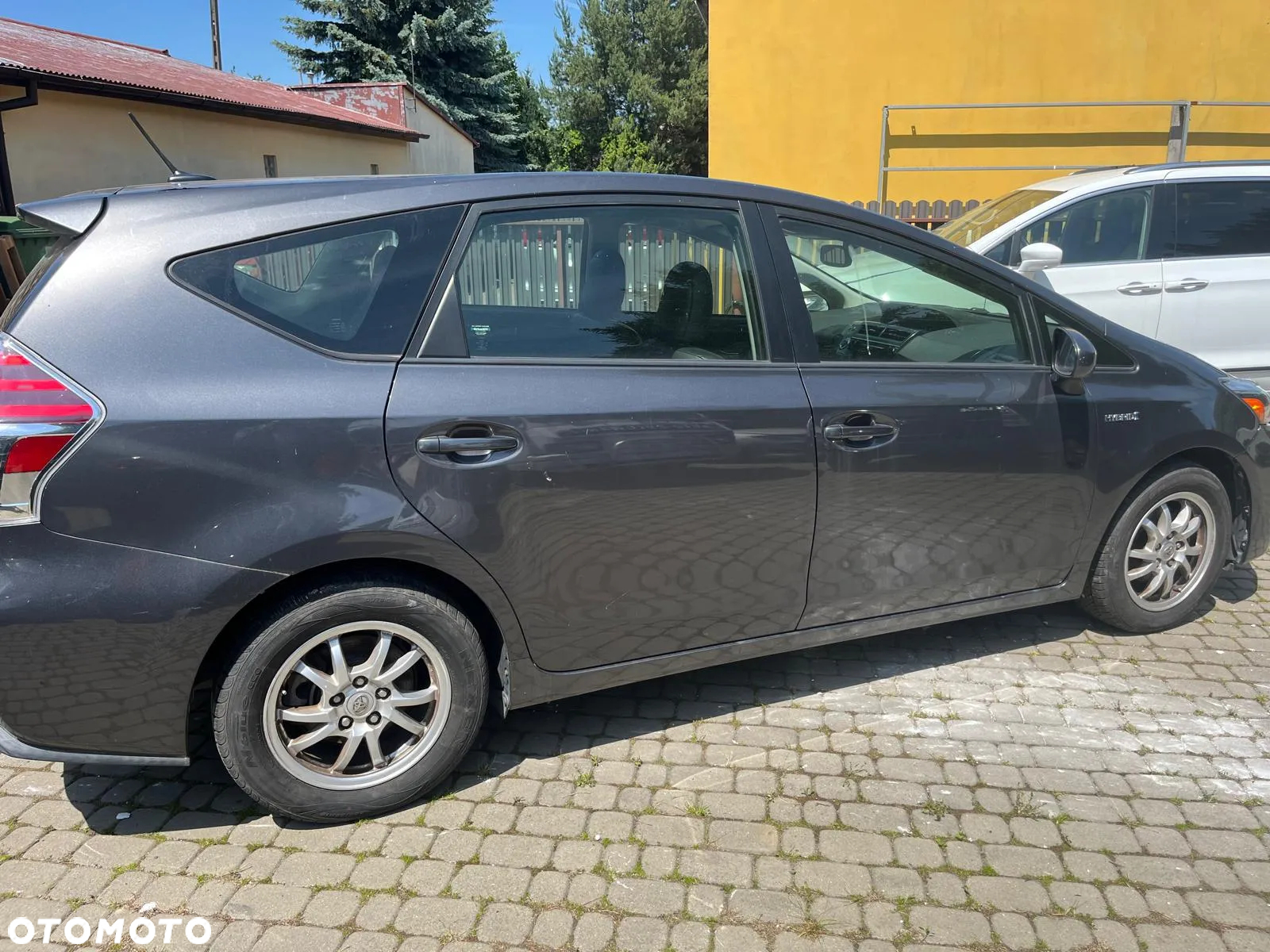 Toyota Prius+ (Hybrid) Executive - 35