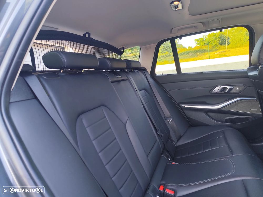 BMW 330 e Line Sport Auto - 11
