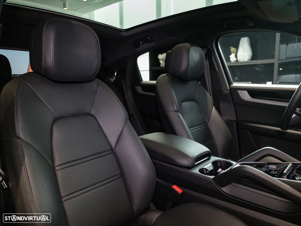 Porsche Cayenne Coupé E-Hybrid - 29