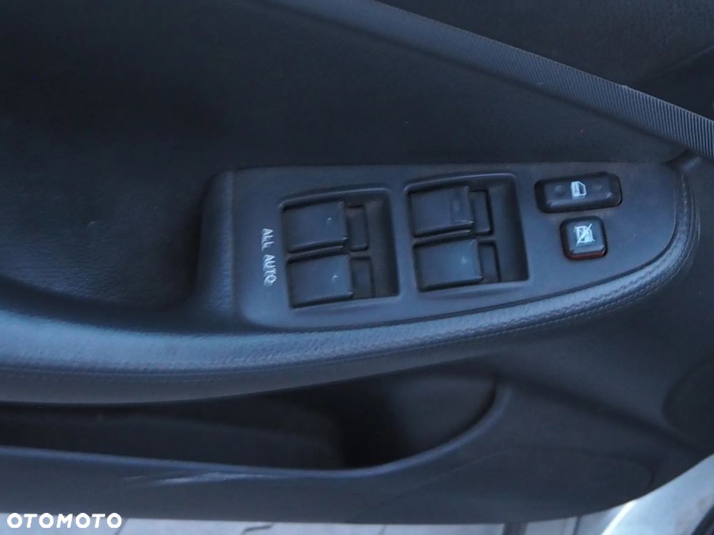 Toyota Avensis 2.0 D-4D Platinium - 11