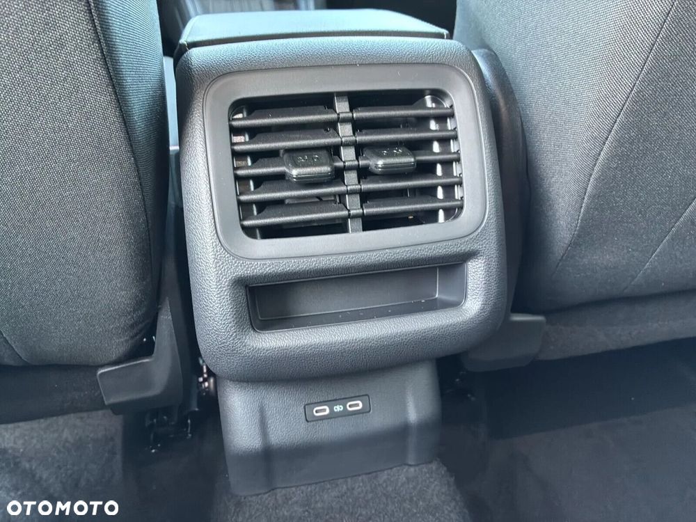 Volkswagen T-Roc - 26