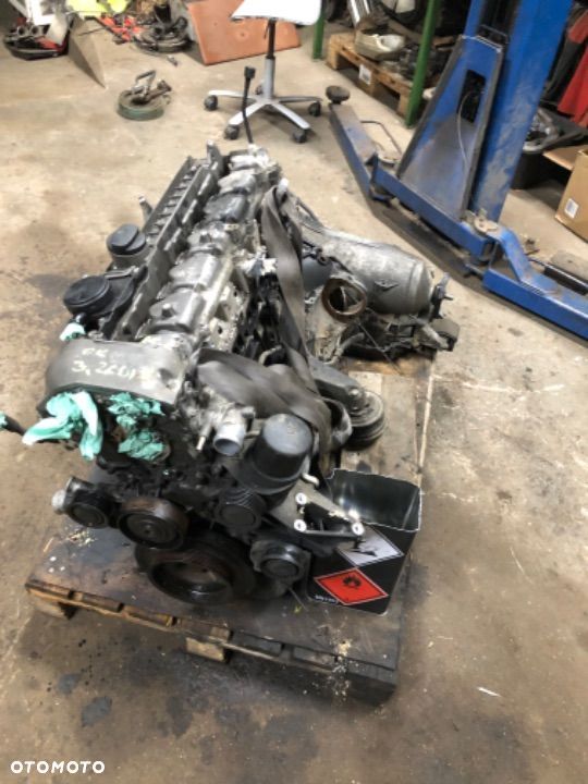 Słup silnika mercedes-benz 3.2cdi