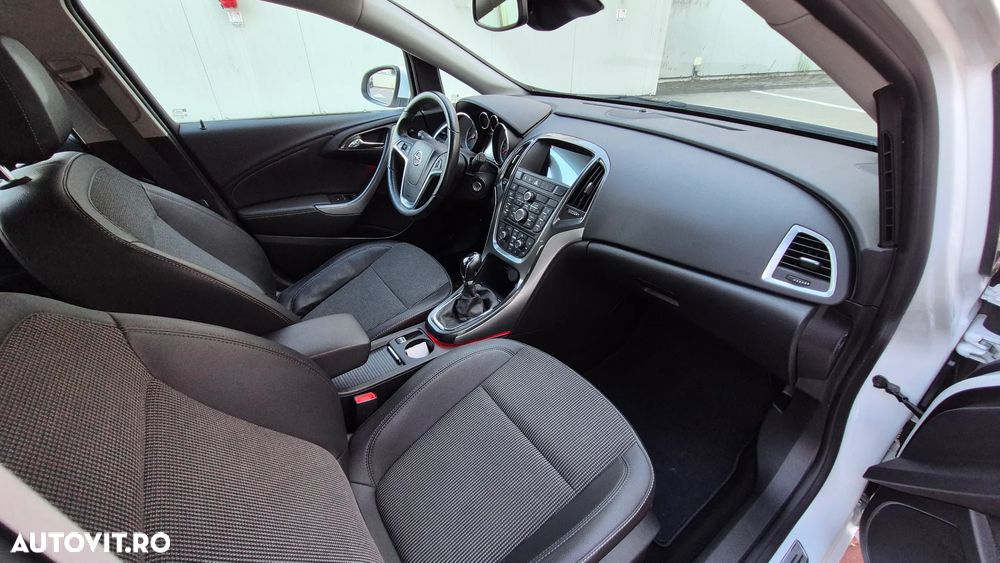 Opel Astra 1.7 CDTI DPF Cosmo - 11
