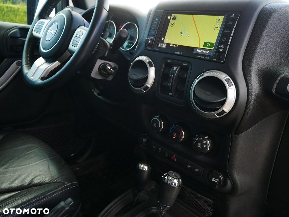 Jeep Wrangler 3.6 Unlim X - 24
