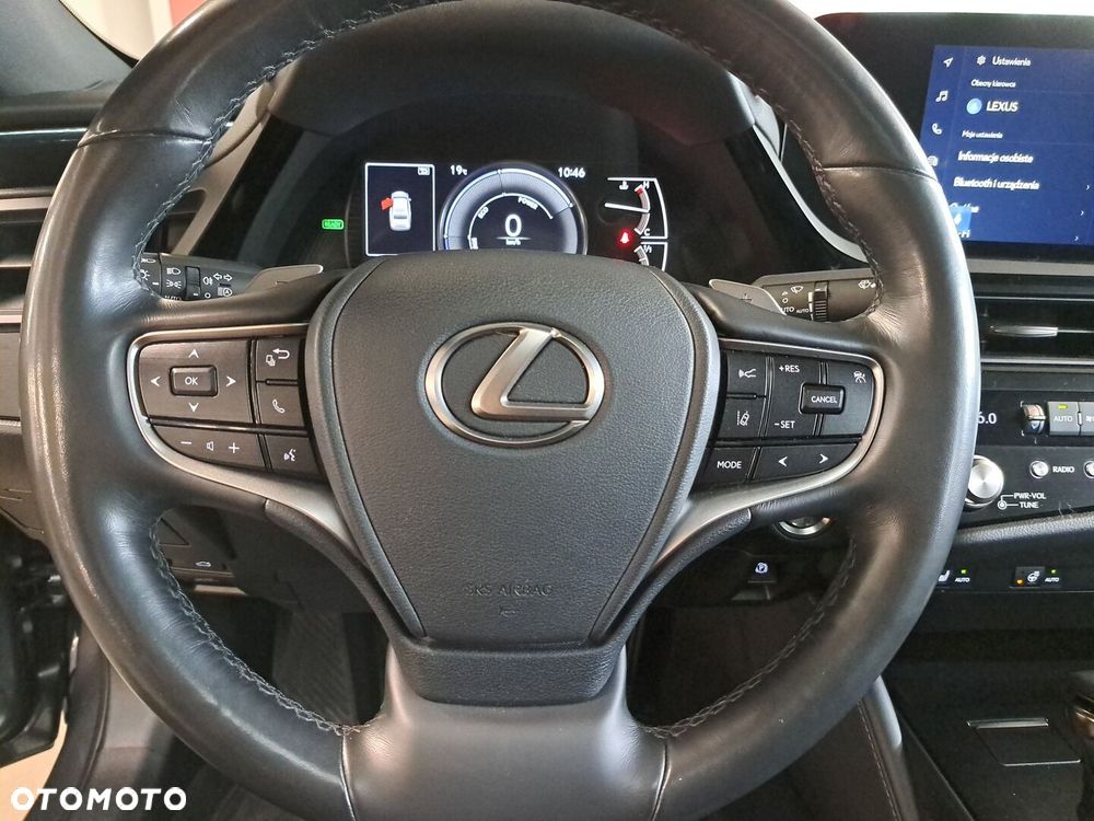 Lexus ES 300h Business Edition - 34