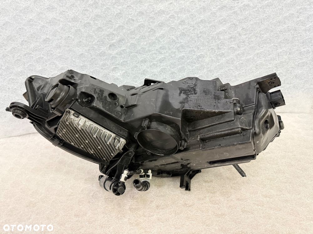 AUDI A4 B9 LAMPA PRZEDNIA PRAWA MATRIX 2021 + SPRYSK ORYGINAŁ - 2