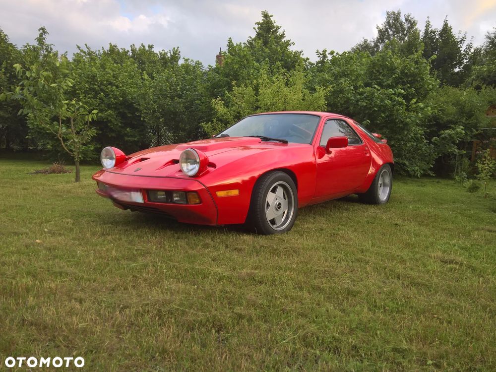 Porsche 928 - 2