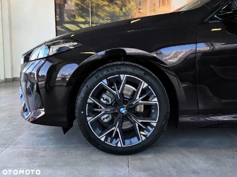 BMW Seria 1 120 mHEV - 11