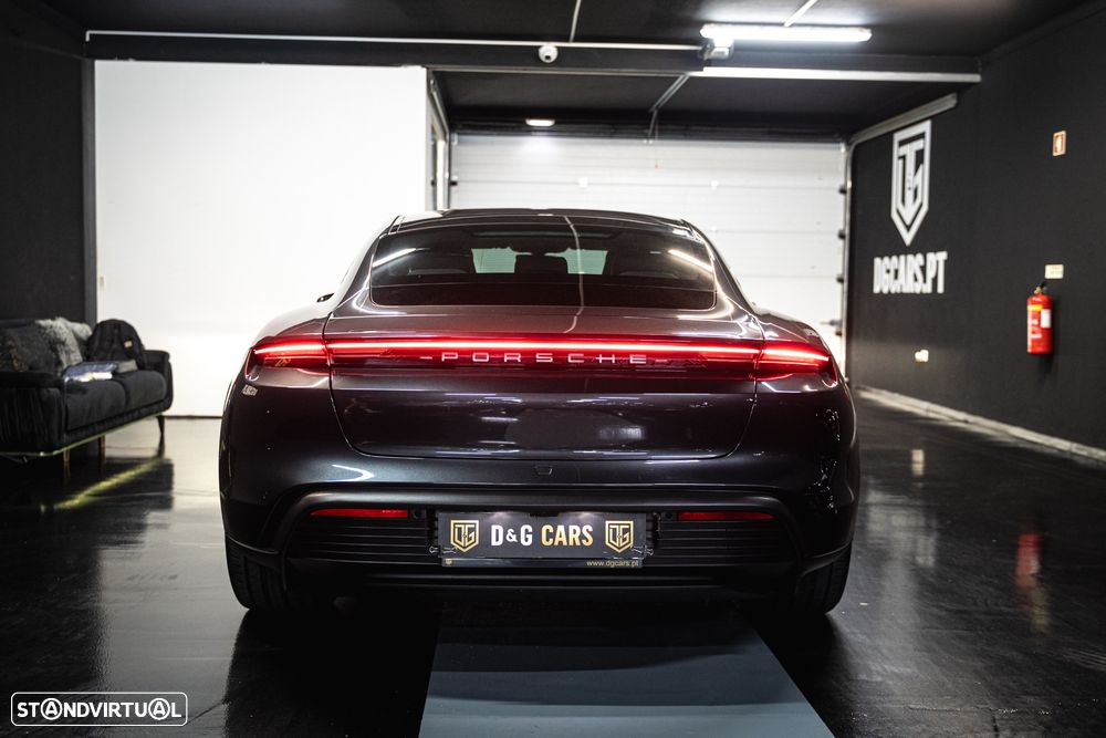 Porsche Taycan Bateria Performance Plus - 23