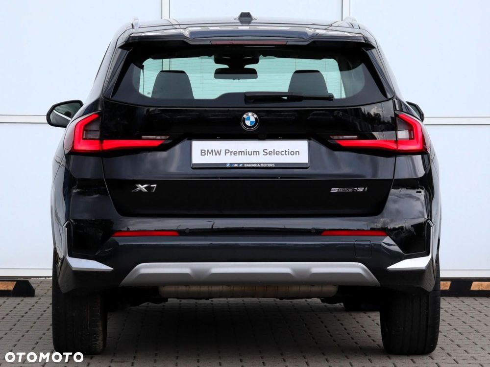 BMW X1 sDrive18i xLine - 11