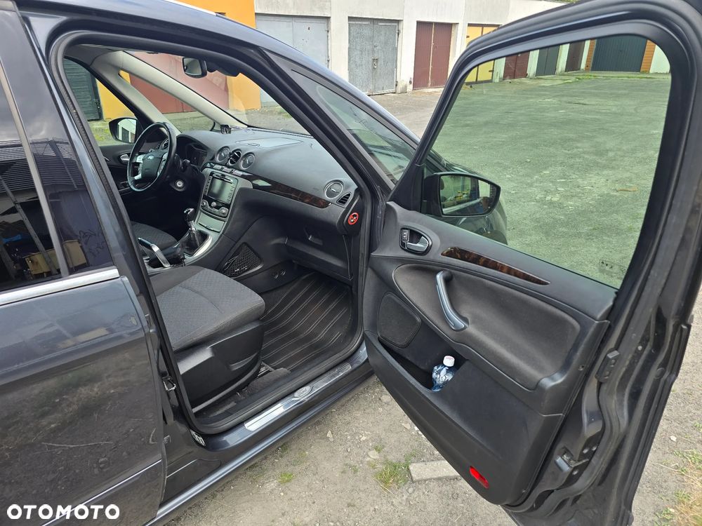 Ford Galaxy 2.2 TDCi Ghia - 13