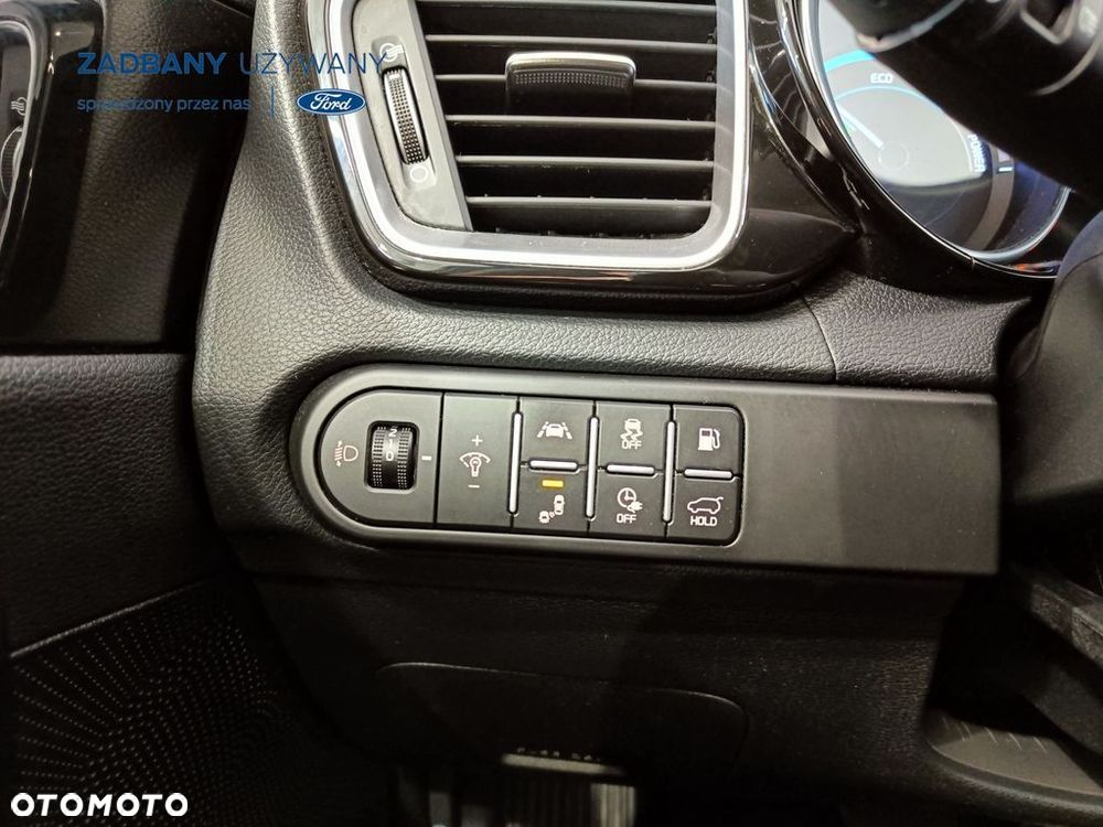 Kia Ceed 1.6 GDI PHEV L DCT - 17