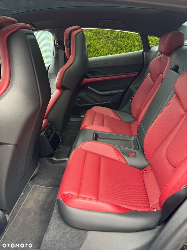 Porsche Taycan 4S - 9