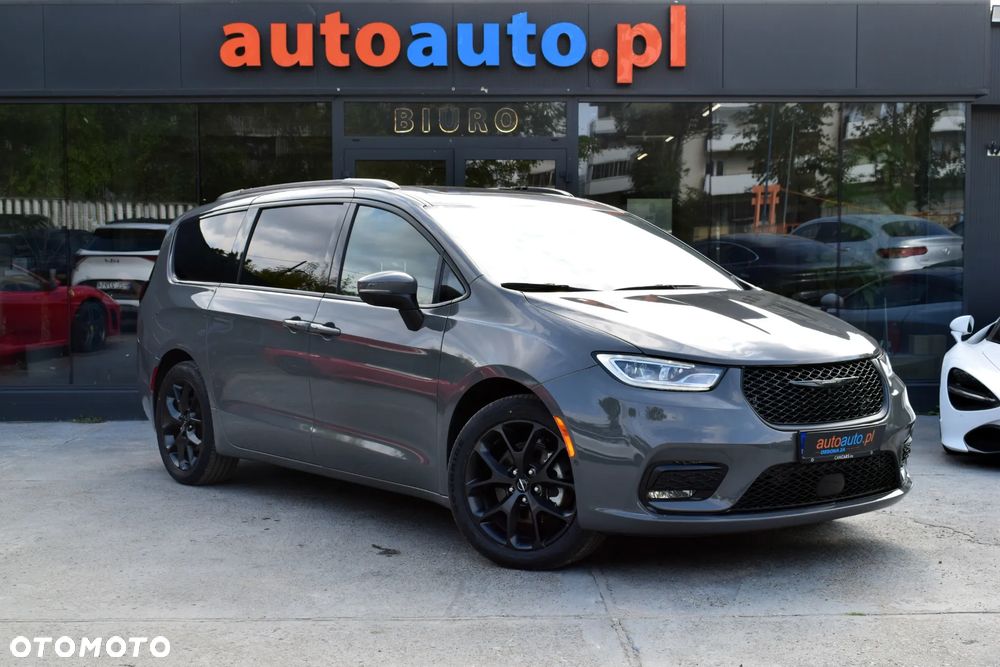 Chrysler Pacifica - 3