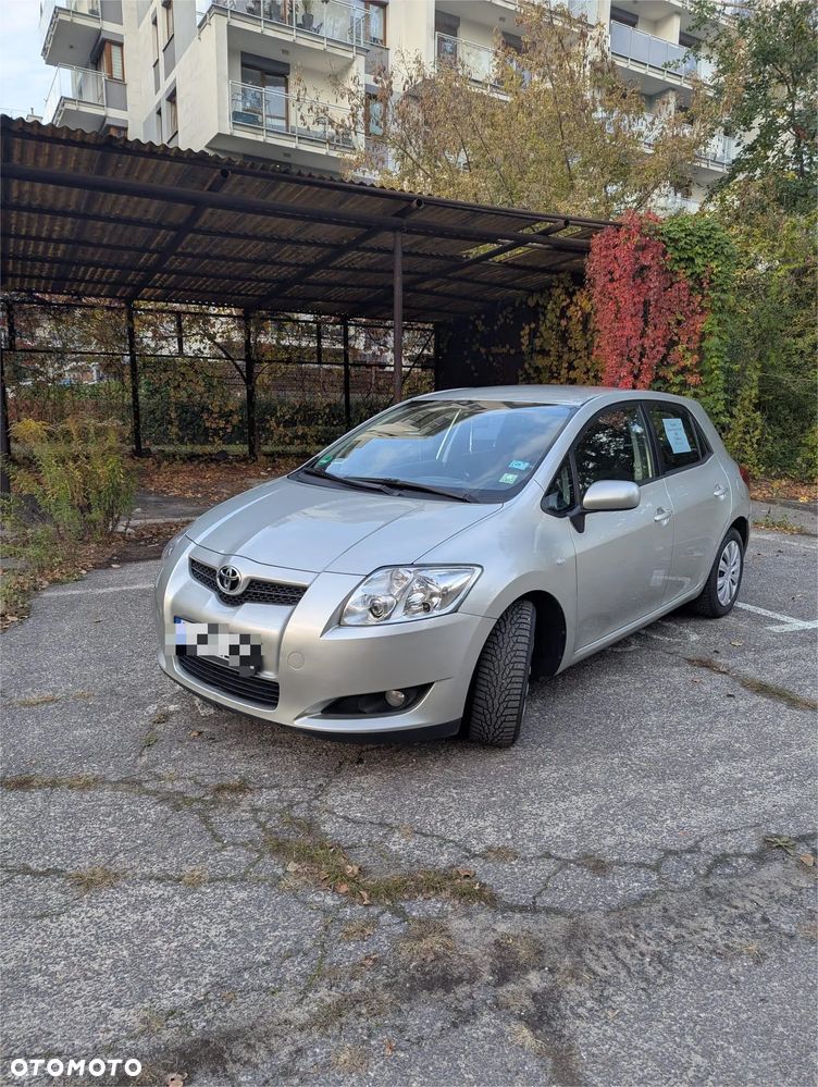 Toyota Auris 2.0 D-4D Luna - 1