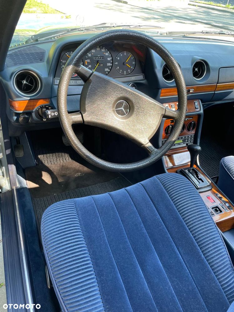 Mercedes-Benz W123 - 10