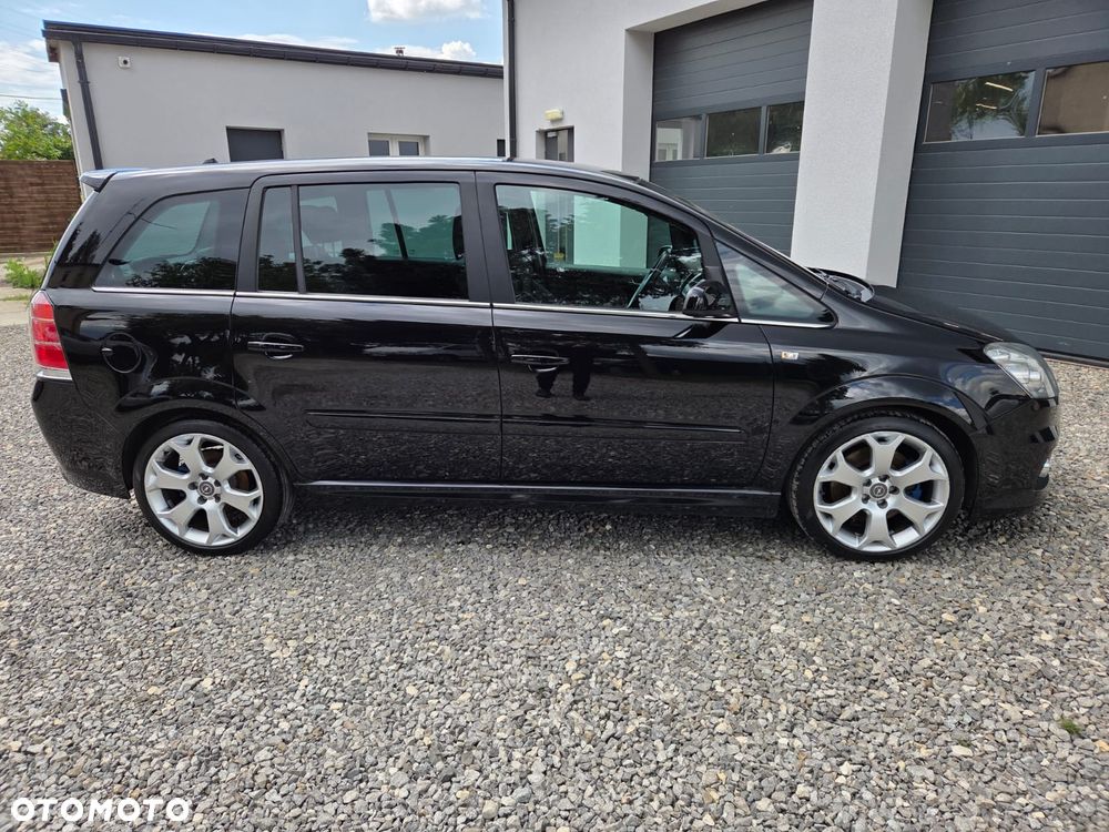 Opel Zafira OPC - 33