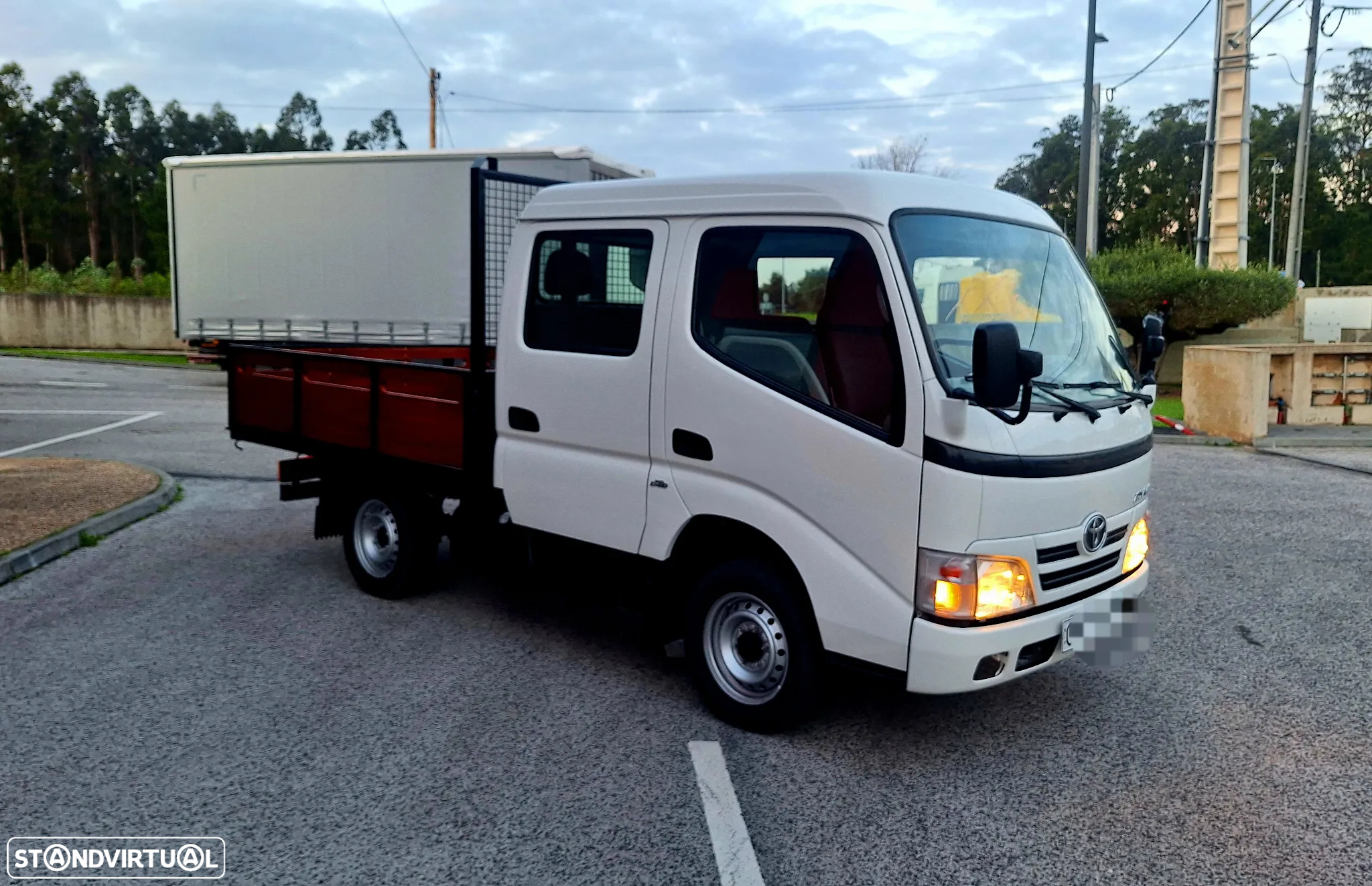 Toyota Dyna 100 cab dupla - 3