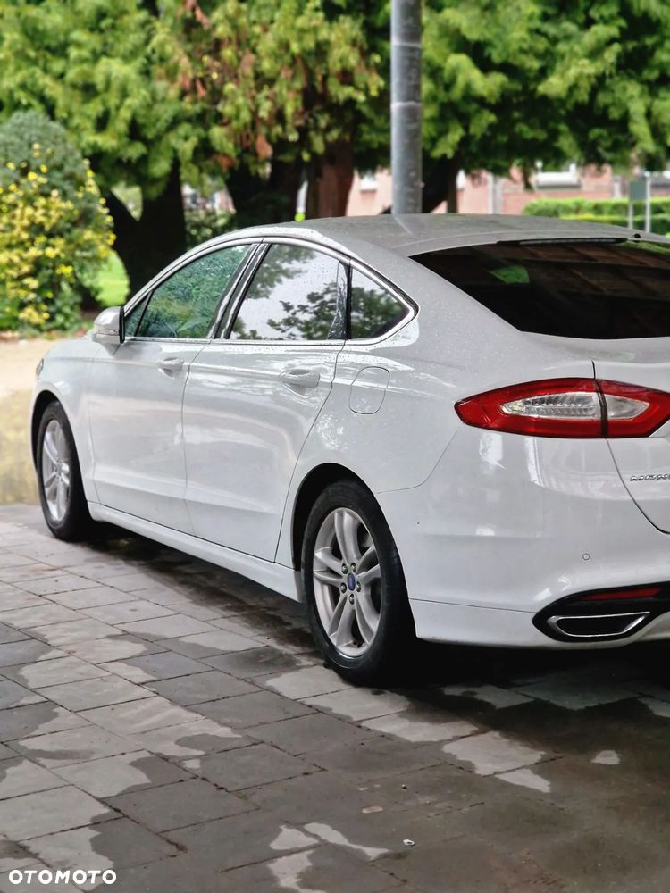 Ford Mondeo 2.0 TDCi Titanium PowerShift - 11