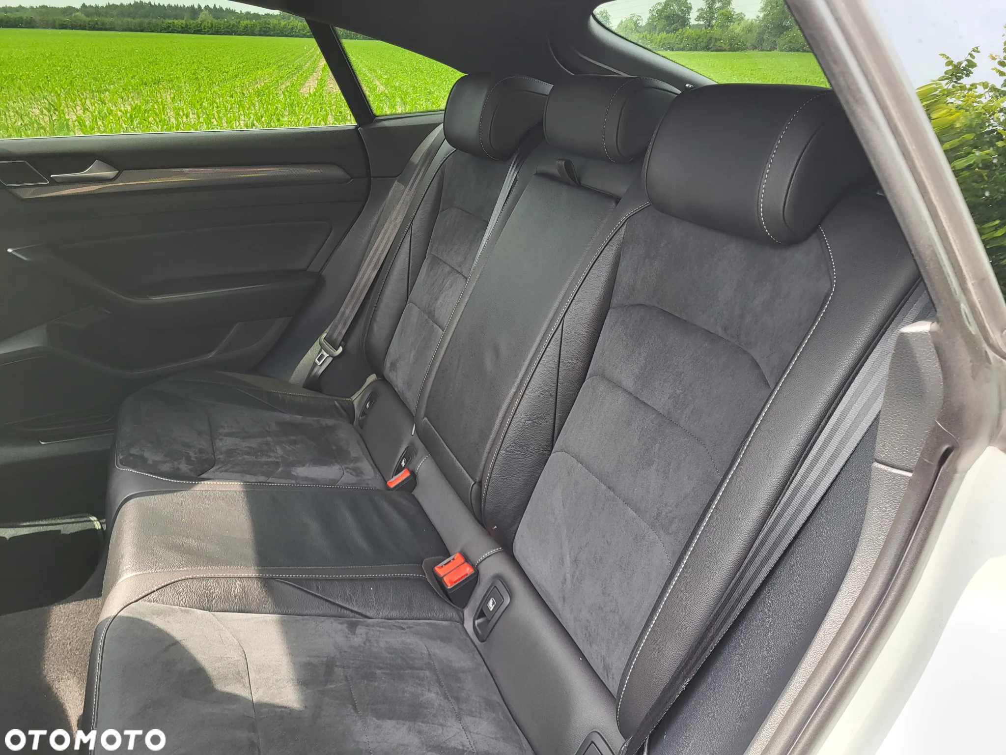 Volkswagen Arteon 2.0 TDI SCR DSG R-Line Edition - 36