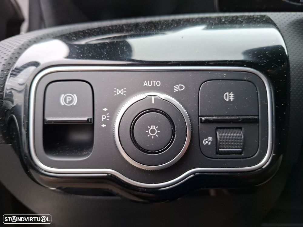 Mercedes-Benz A 250 e - 20