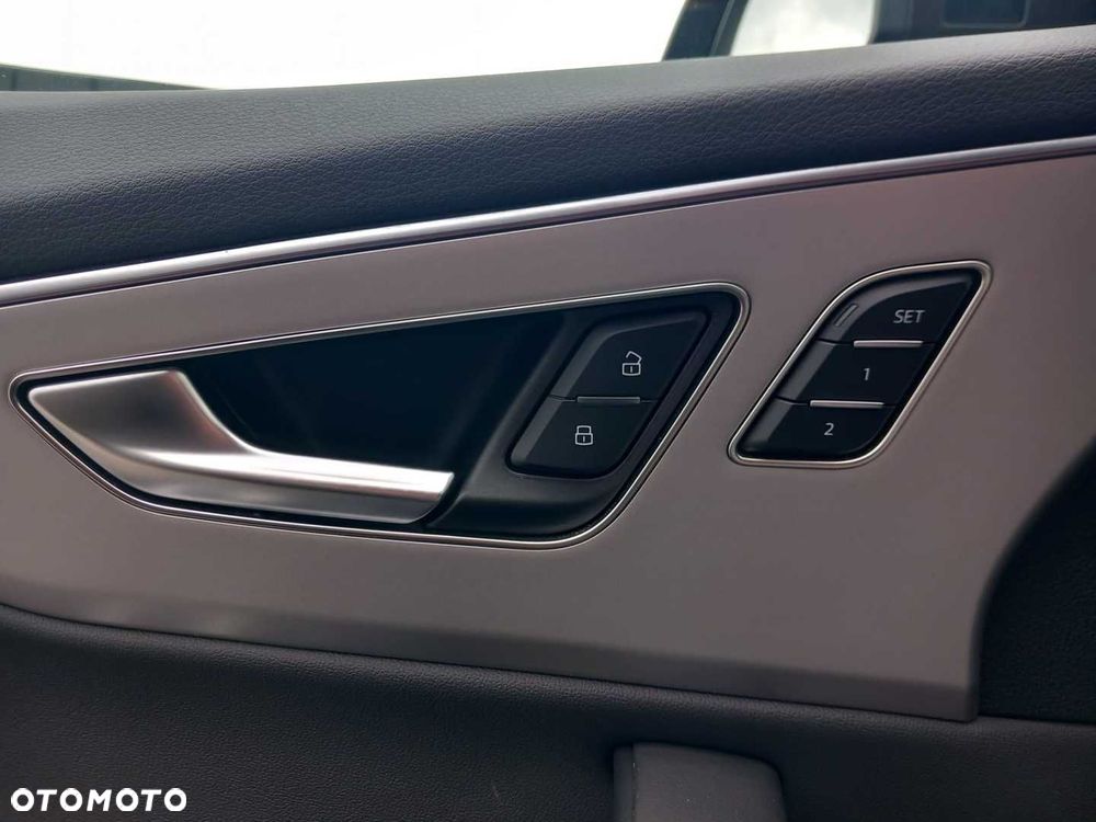 Audi Q8 - 30