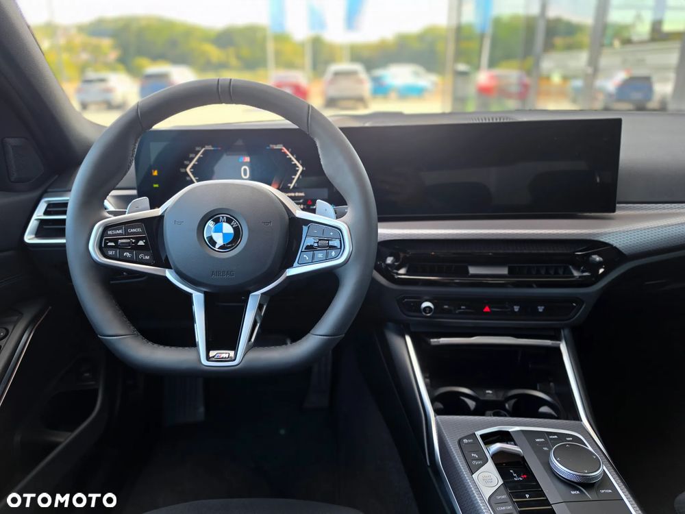 BMW Seria 3 330i xDrive M Sport - 24