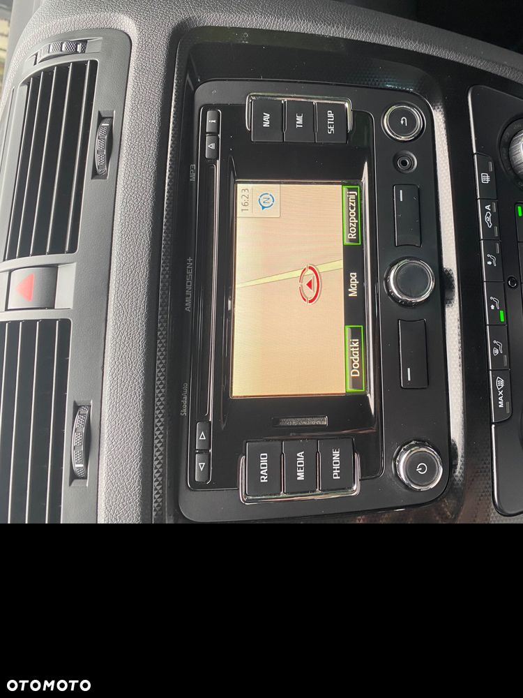 Skoda Octavia 2.0 TDI DPF RS DSG - 37