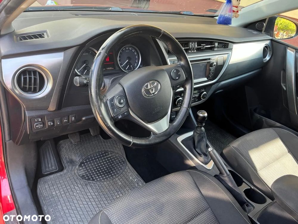 Toyota Auris 1.6 Premium - 15