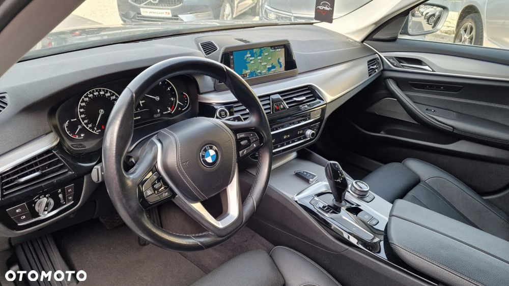 BMW Seria 5 530d Sport Line - 21
