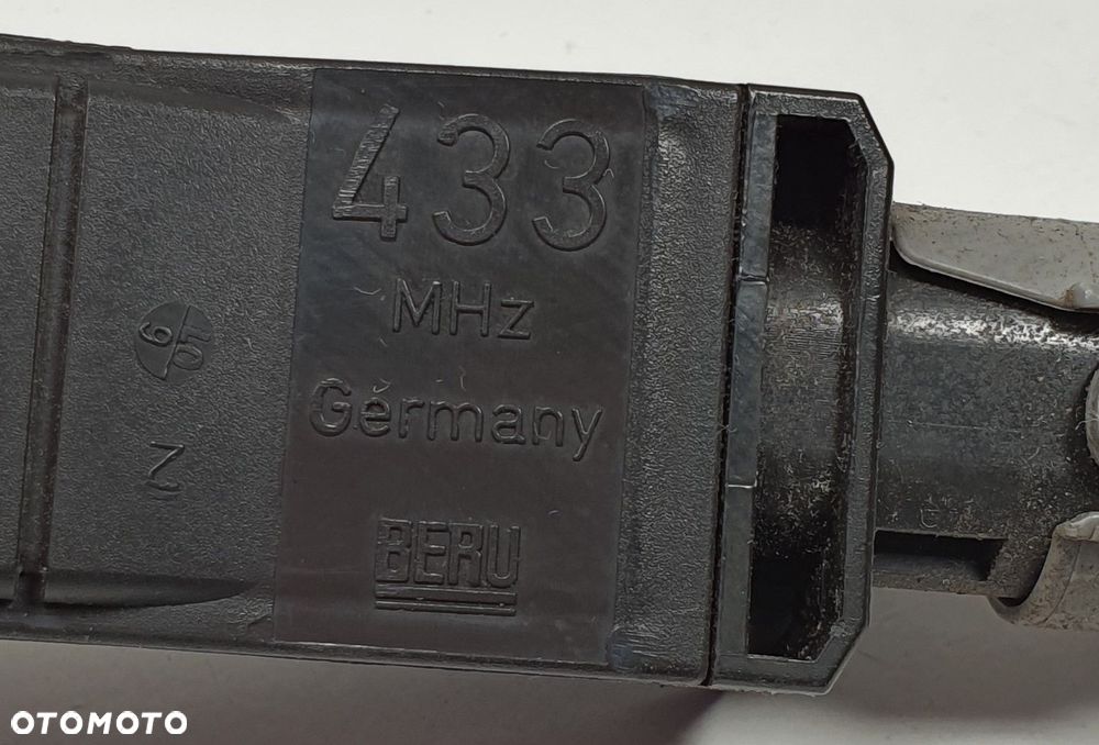WZMACNIACZ ANTENY RANGE ROVER III L322 6751394 - 2